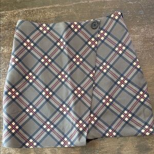 Stylish Mini Skirt in Black and Cream